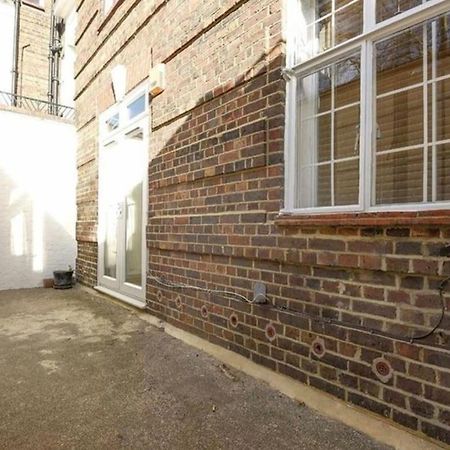 2 Bedroom Apartment Just Off Kings Road Londres Exterior foto